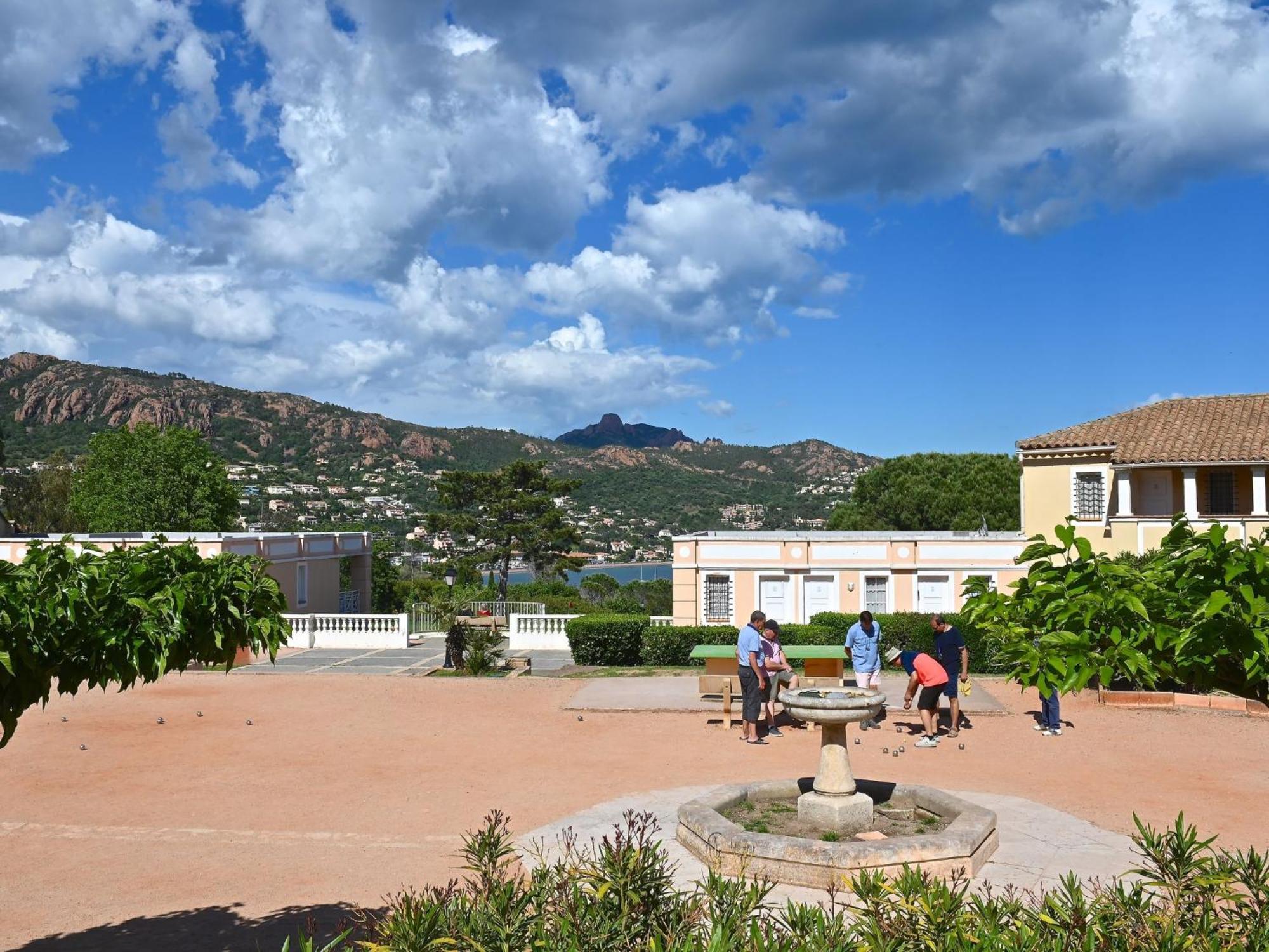 Apartment Village Cap Esterel - Le Village-52 By Interhome Saint-Raphaël Dış mekan fotoğraf